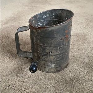 Vintage Bromwell’s Measuring Sifter